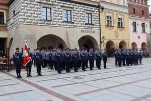 policjanci uczestniczący w święcie policji