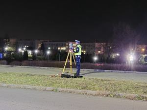 policjant ruchu drogowego obsługujący zdarzenie