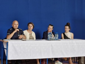 asp.sztab. Paweł Wantuch podczas przemowy - drugie zdjęcie