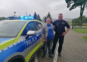Komendant komisariatu wraz z Andrzejem