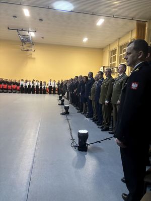 Komendant insp. dr Bogumił Jedynak mianował uczniów klasy policyjnej