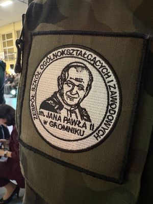 Komendant insp. dr Bogumił Jedynak mianował uczniów klasy policyjnej