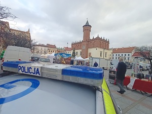 Patrole Policjantów Komendy Miejskiej Policji w Tarnowie podczas jarmarków