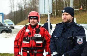 Pokazowe ćwiczenia z ratownictwa lodowego