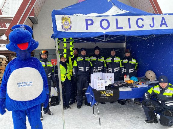 Policjanci oraz insp. Wawelek