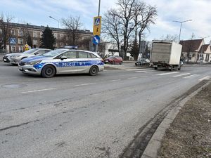 radiowóz WRD w miejscu zdarzenia drogowego