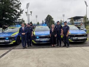 Oficjalne przekazanie radiowozów zdj 3