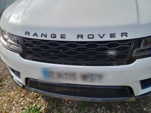 Biały Land, Rover Range Rower widok z przodu