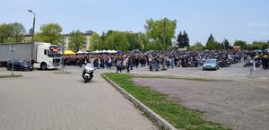 Motocykliści podczas spotkania na placu starej Kapłanówki w Tarnowie