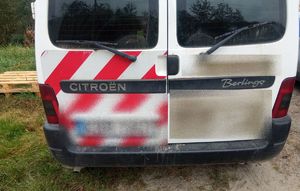 Tył samochodu dostawczego citroen