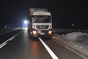 Przód kabiny samochodu ciężarowego biorącego udział w wypadku